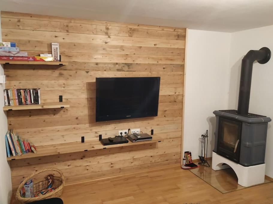 Upcycling Appartement Fischl - Nachhaltig Und Kreativ Wohnen Fuer Gross Und Klein Jenbach Exterior foto